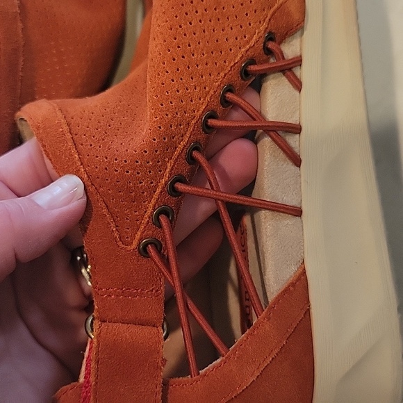 Sundance Suede Strappy Open Toe Wedge Sandal Size 38 - Picture 12 of 13